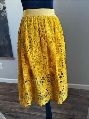 NWOT Ann Taylor Bright Yellow Floral Lace Midi Skirt